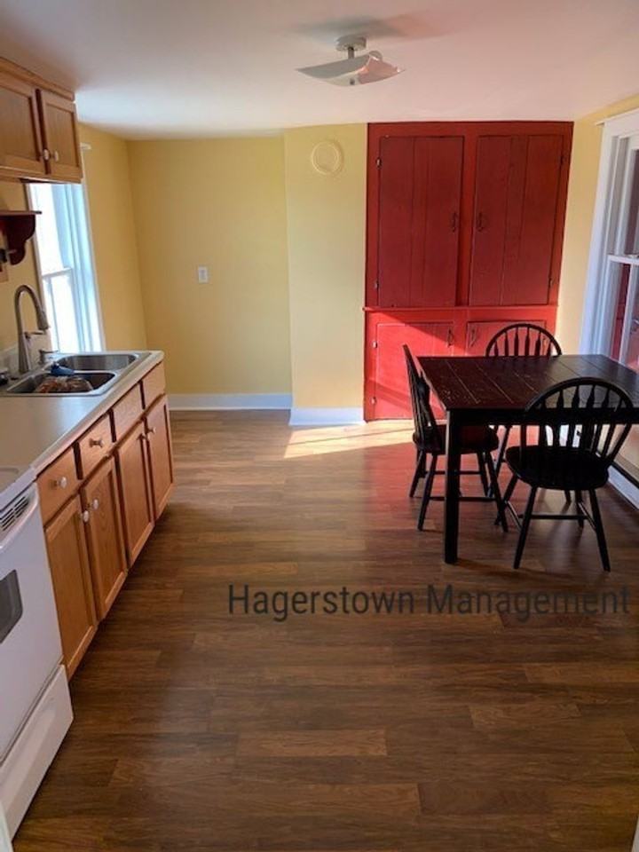 11976 Boyd Rd - Photo 3 of 9