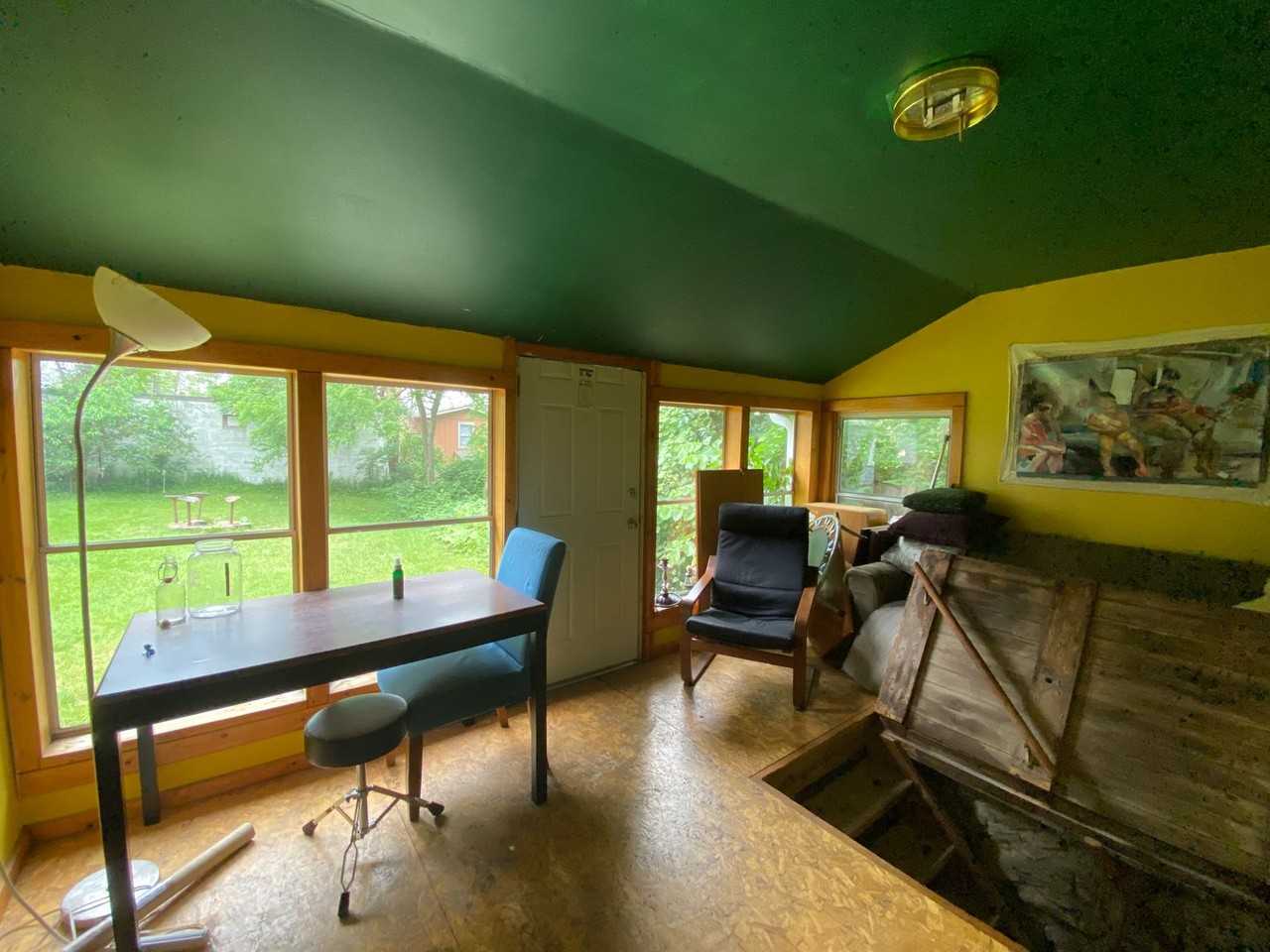 819 S Van Buren St - Photo 4 of 34