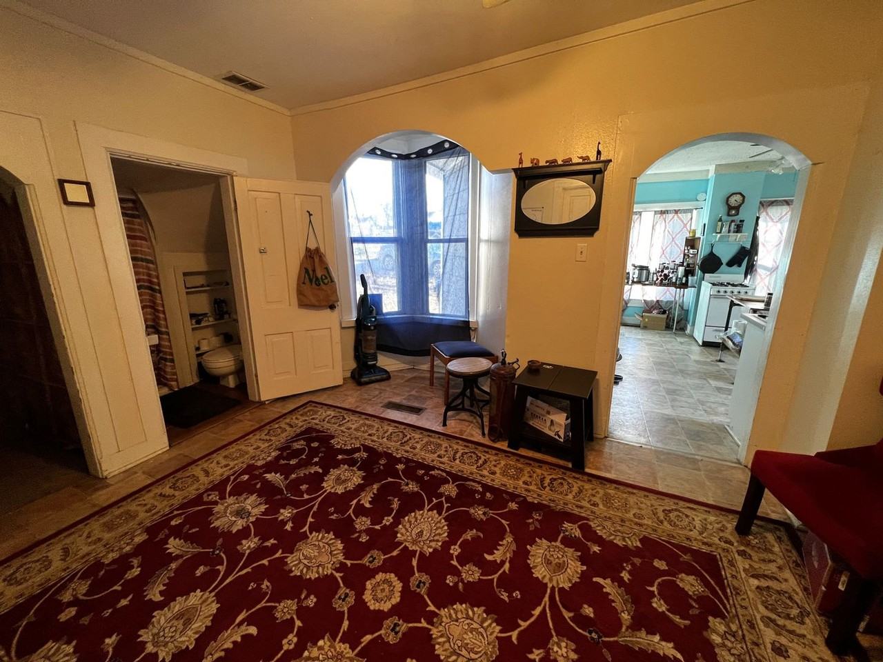 819 S Van Buren St - Photo 7 of 34