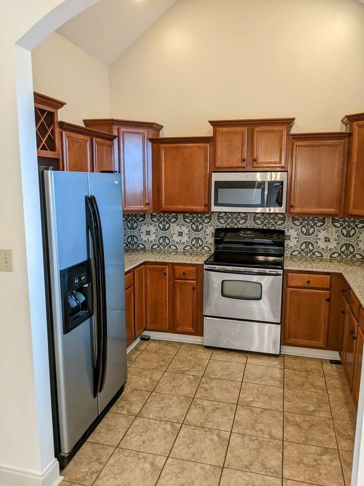 300 King Arthurs Way - Photo 6 of 23