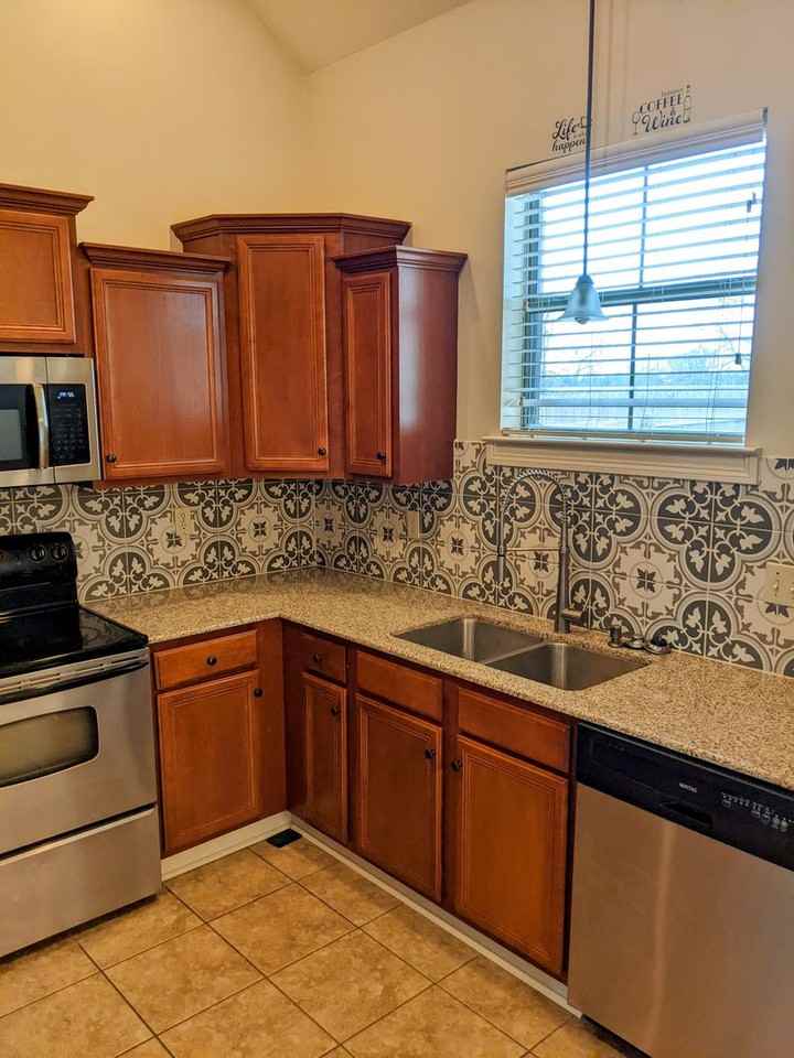 300 King Arthurs Way - Photo 7 of 23