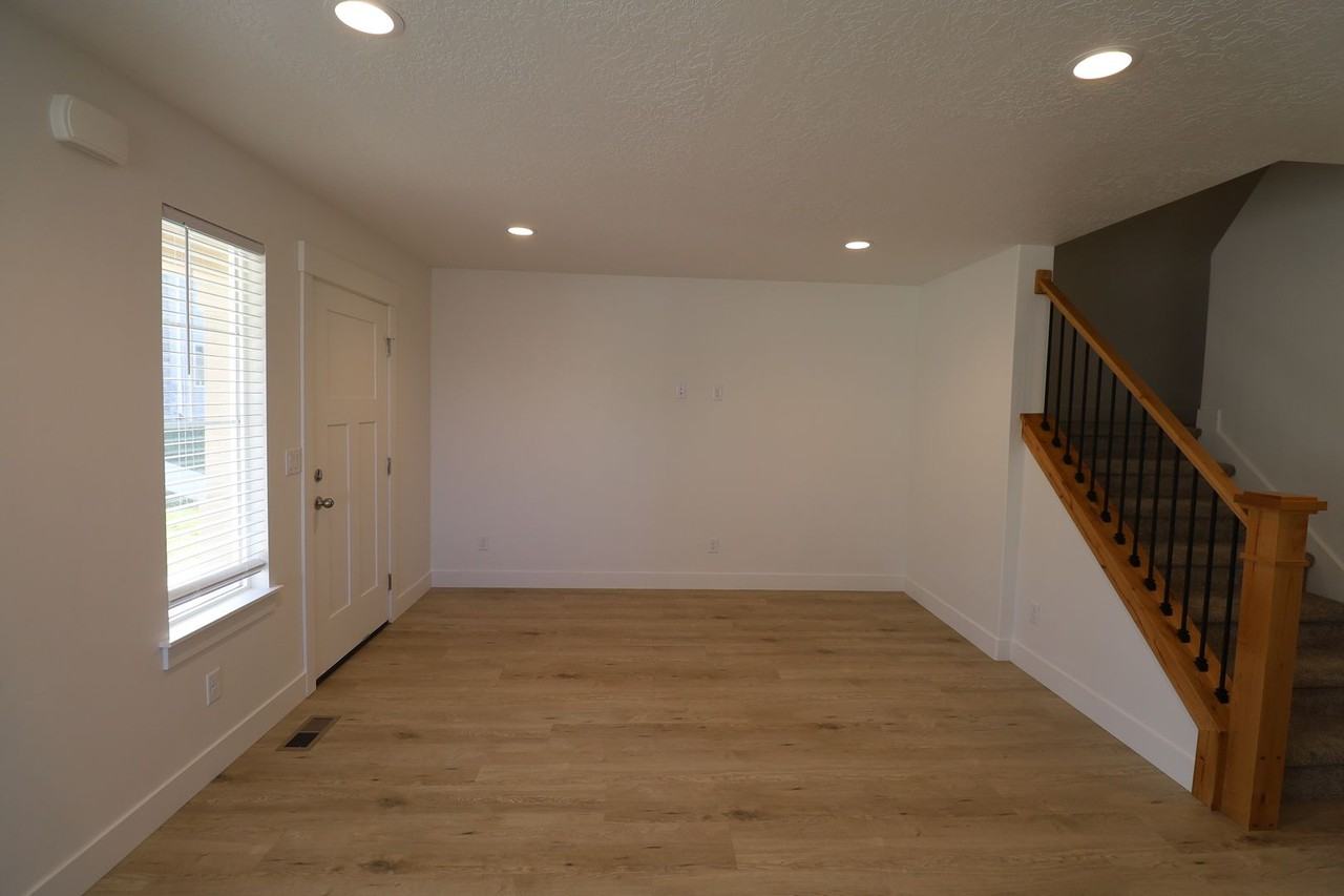 178 178 East Valley Way Drive - Photo 3 of 21