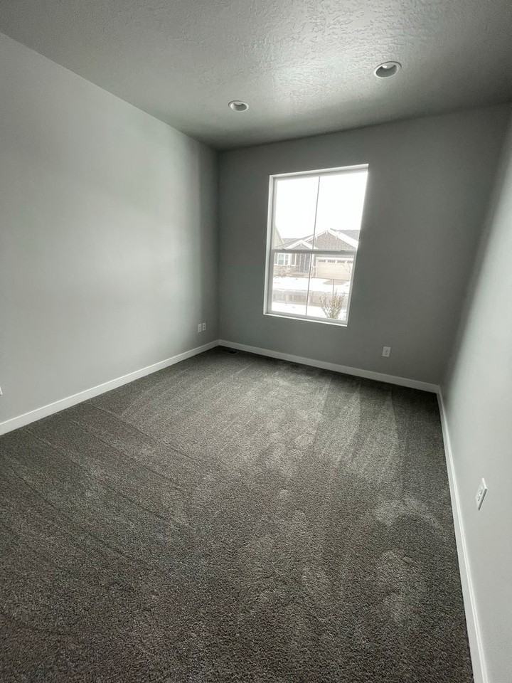 6606 N Furner Rdg - Photo 2 of 29