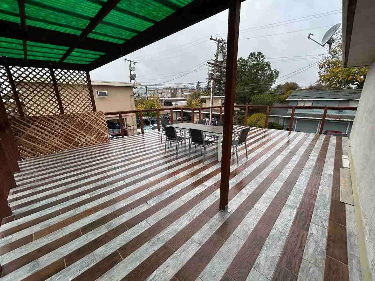 50-52 50-52 Mission Lane  - 52 Mission Lane-Upstairs - Photo 3 of 8