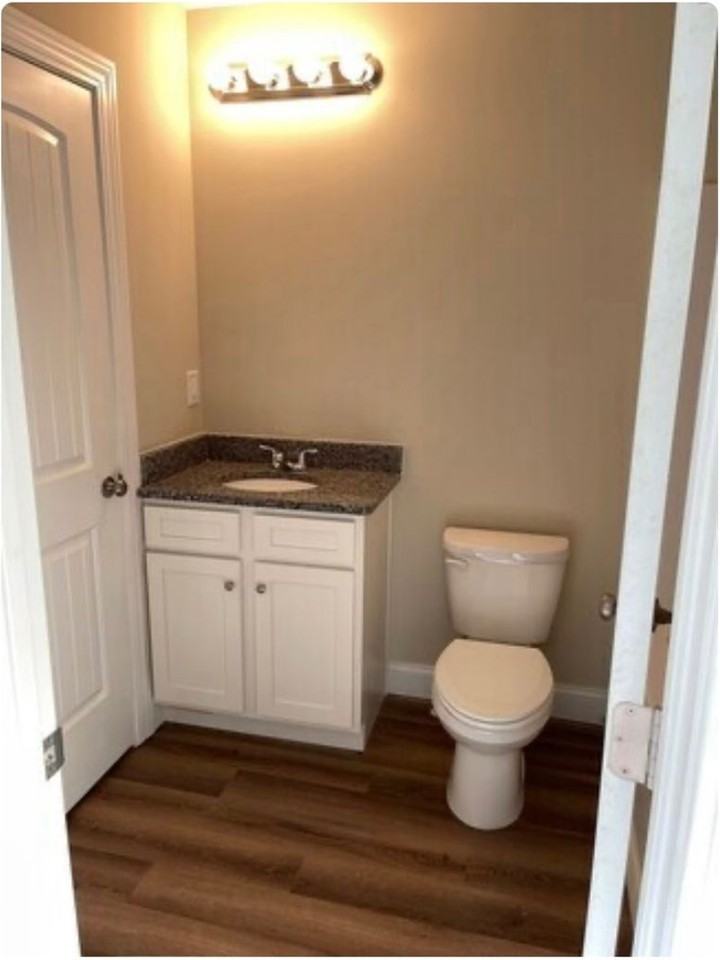 1307 Filbert St - Photo 6 of 8