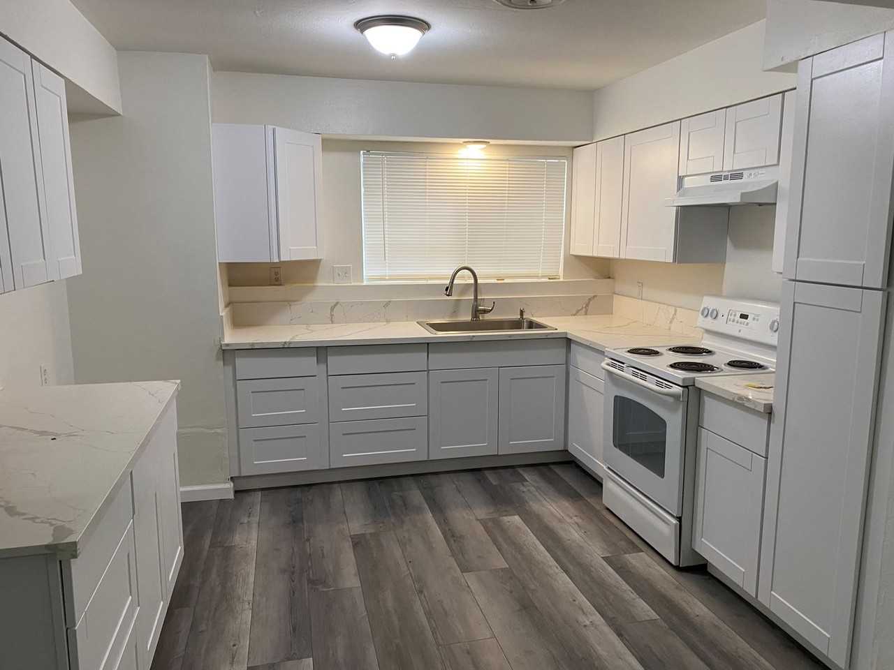 2609 Auburn Ct - Photo 5 of 10