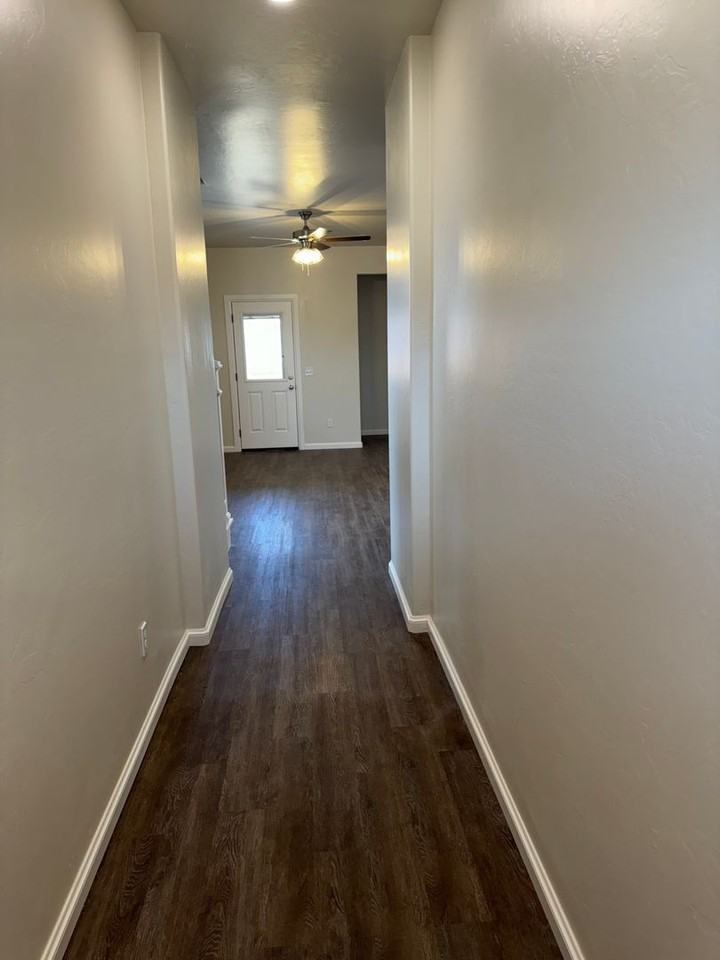 1332 Brooks Dr - Photo 4 of 39