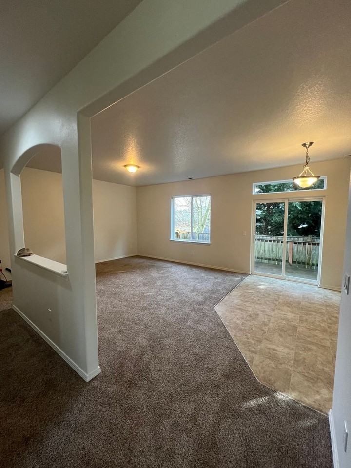 685 Murin Street - Photo 3 of 16