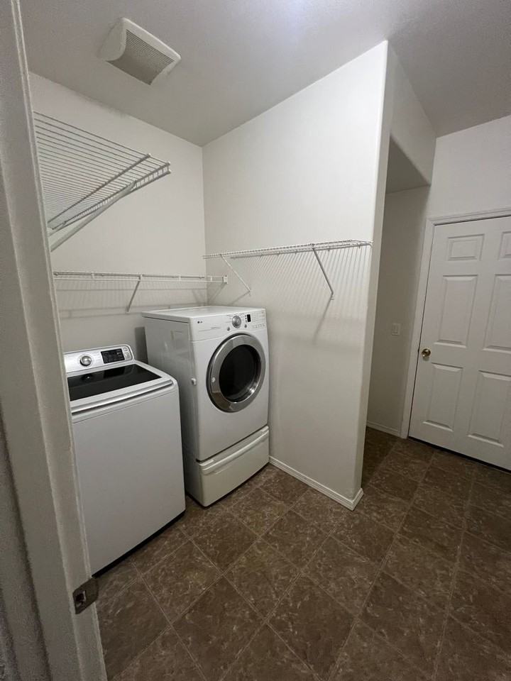 685 Murin Street - Photo 6 of 16