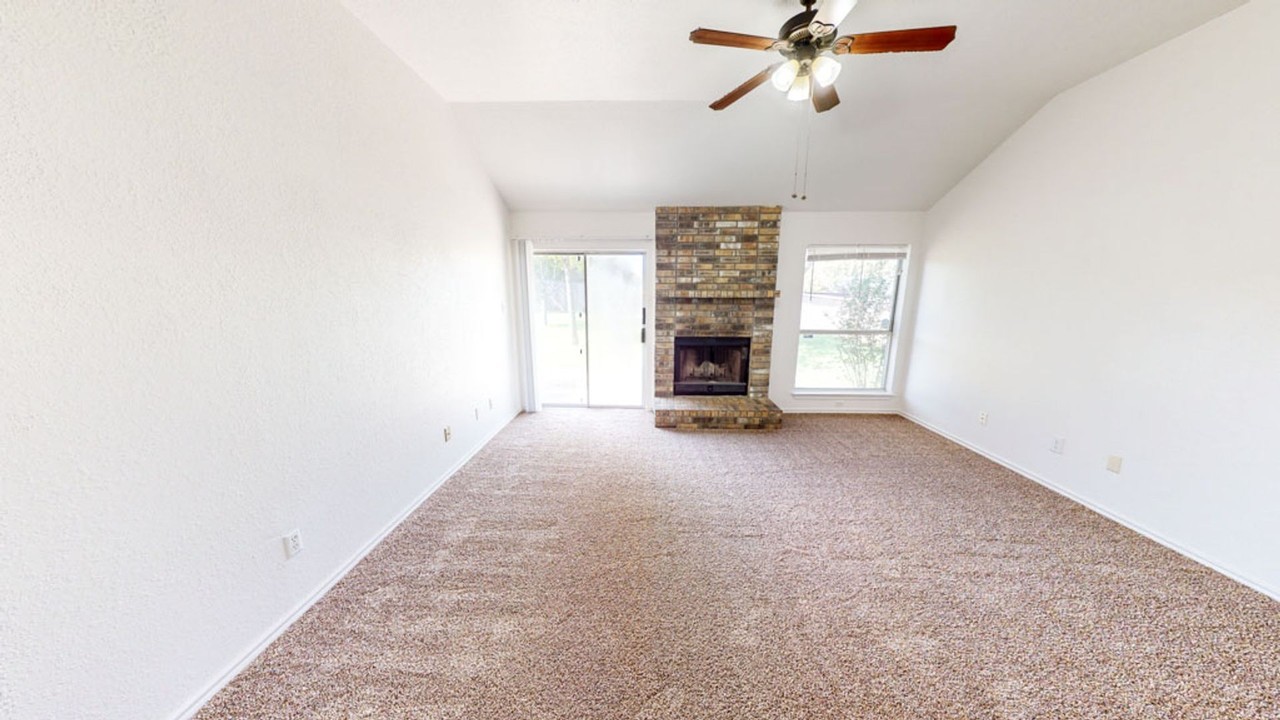 3015 O W Curry Dr - Photo 4 of 15