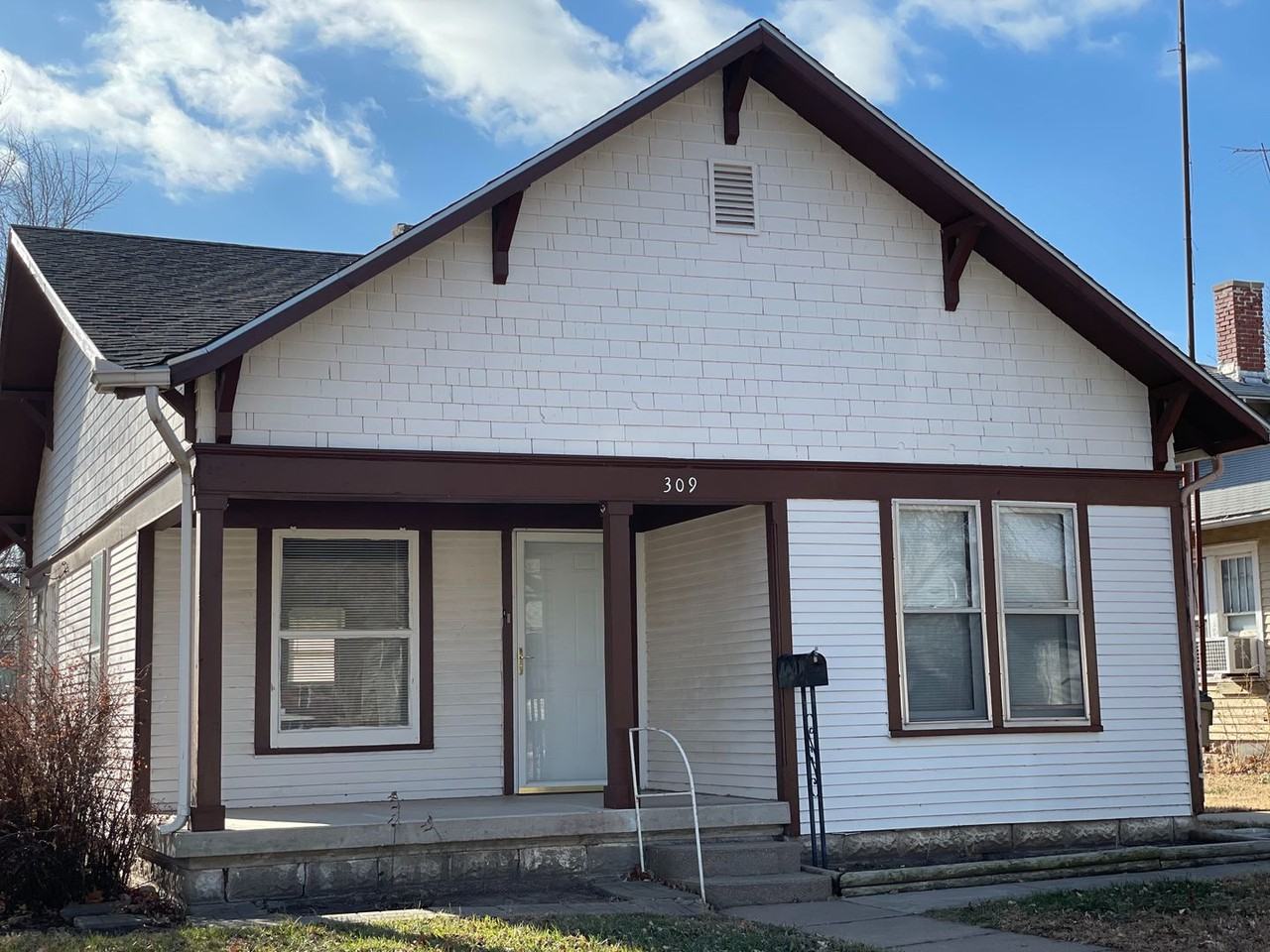 309 E 3rd St - Photo 2 of 22