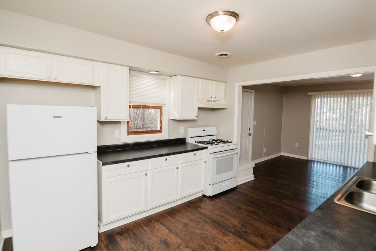 504 Shelby St - Photo 2 of 24