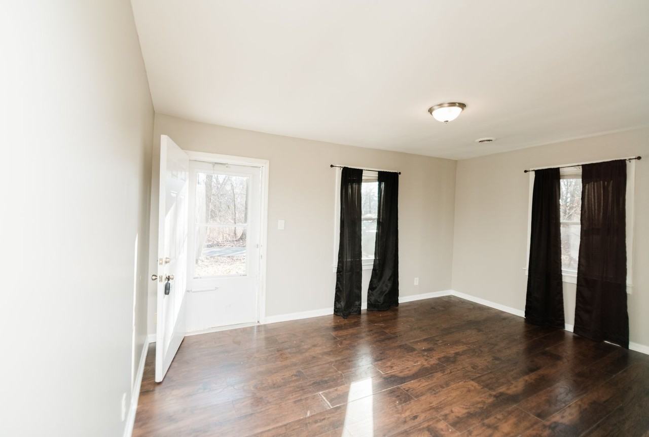 504 Shelby St - Photo 3 of 24