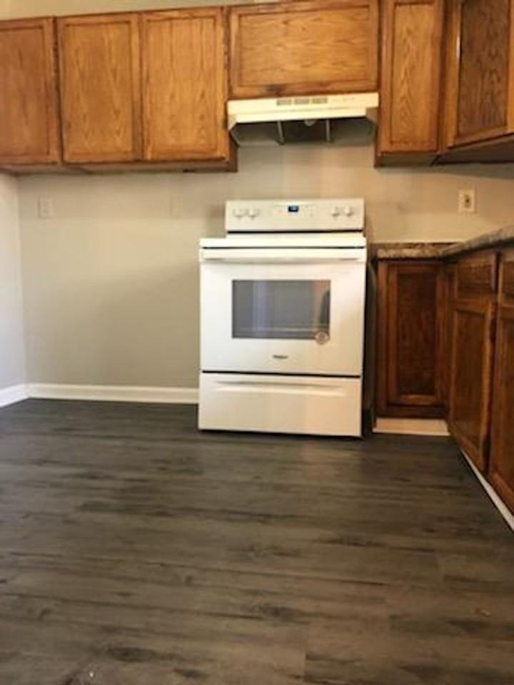 2387 Fairway Circle Southwest - Photo 2 of 11