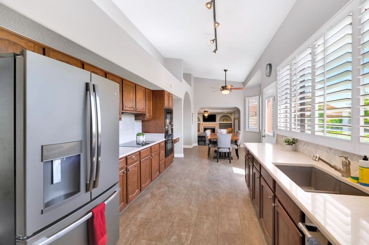 14227 N 57th Way - Photo 6 of 27