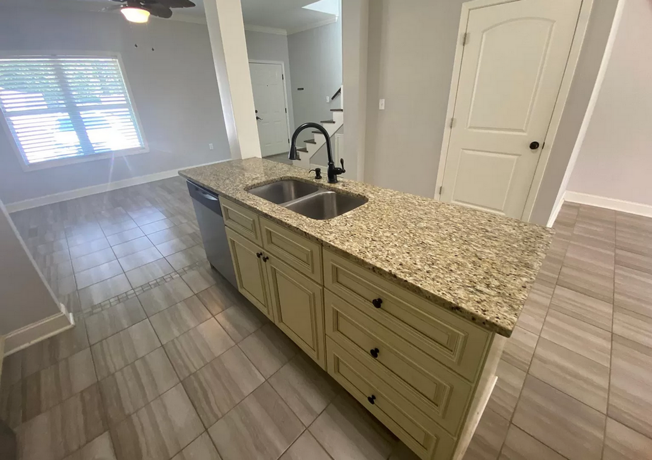 405 Shady Park Cv - Photo 7 of 24