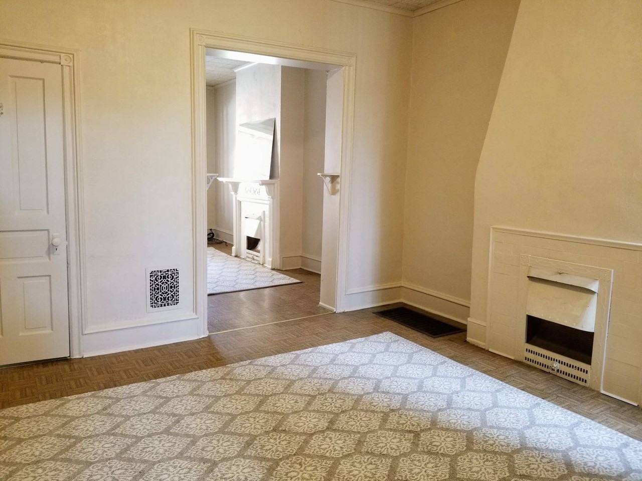 358 Lawn St - Photo 3 of 10