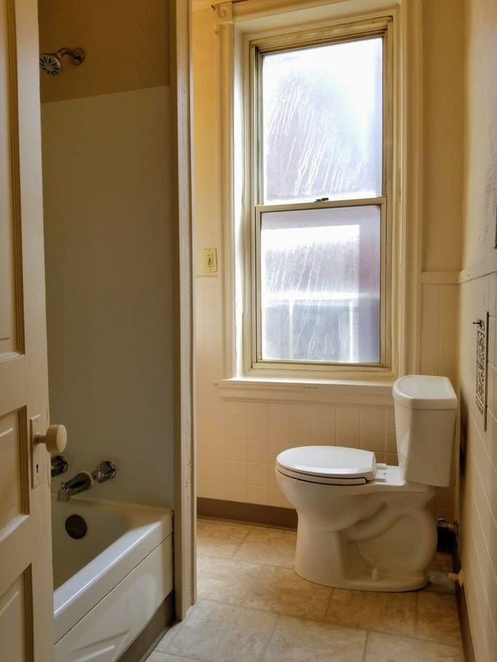 358 Lawn St - Photo 6 of 10