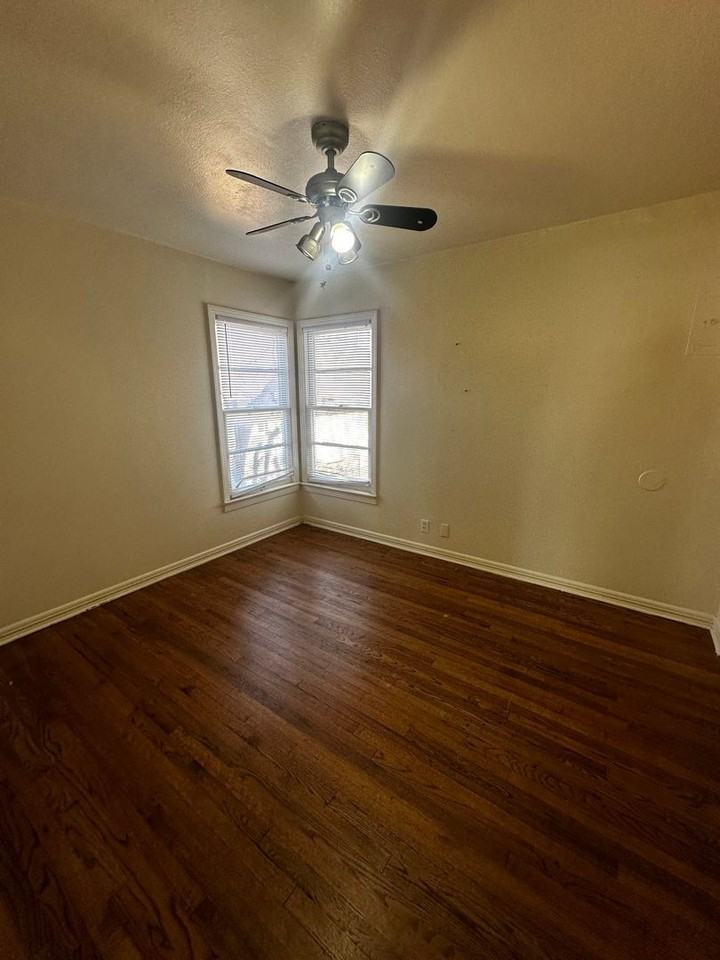 4621 Houghton Ave - Photo 6 of 24