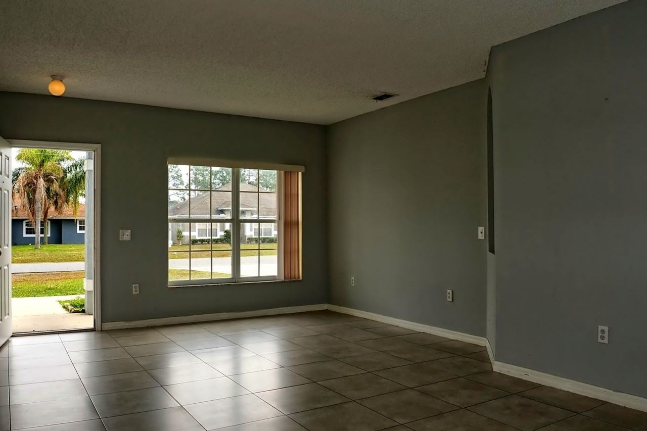 752 Paris Dr - Photo 2 of 16