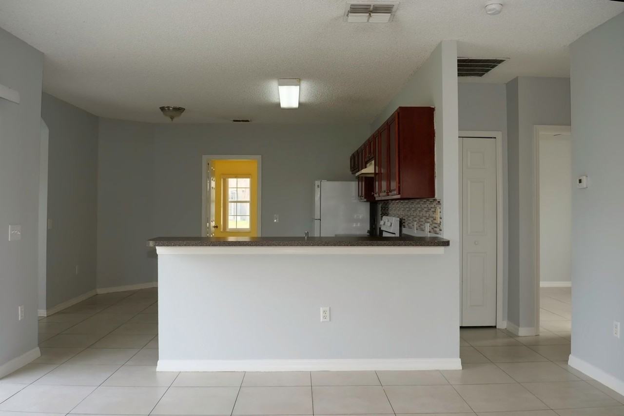 752 Paris Dr - Photo 5 of 16