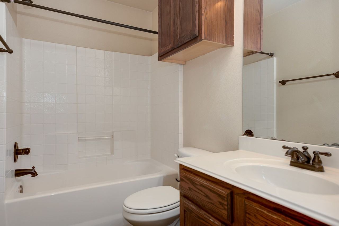 2934 Forest Park Blvd - Photo 2 of 15