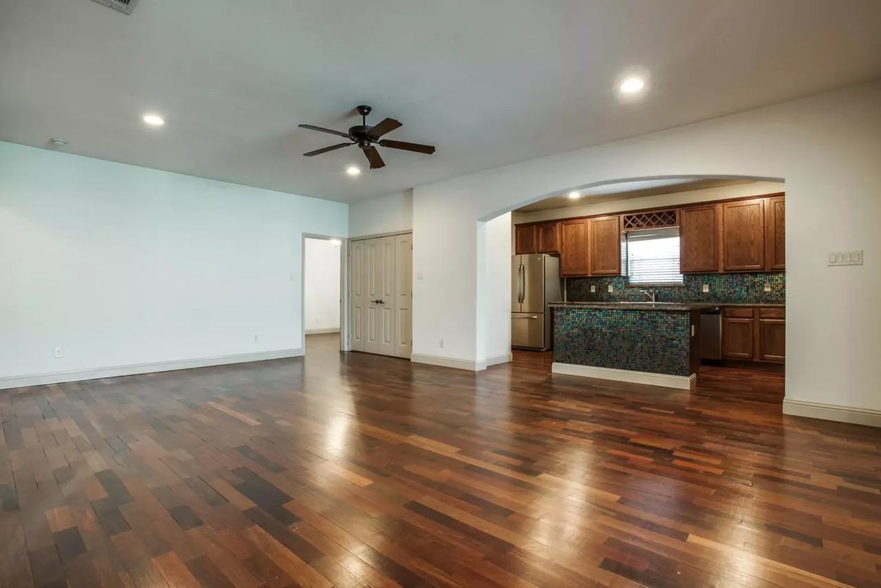 2934 Forest Park Blvd - Photo 4 of 15