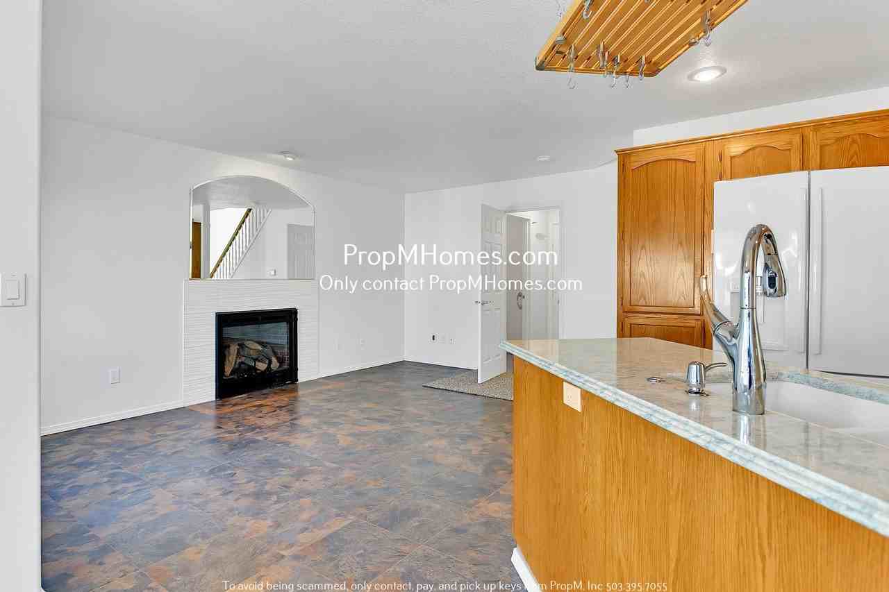 1374 Se 12th Loop - Photo 2 of 48
