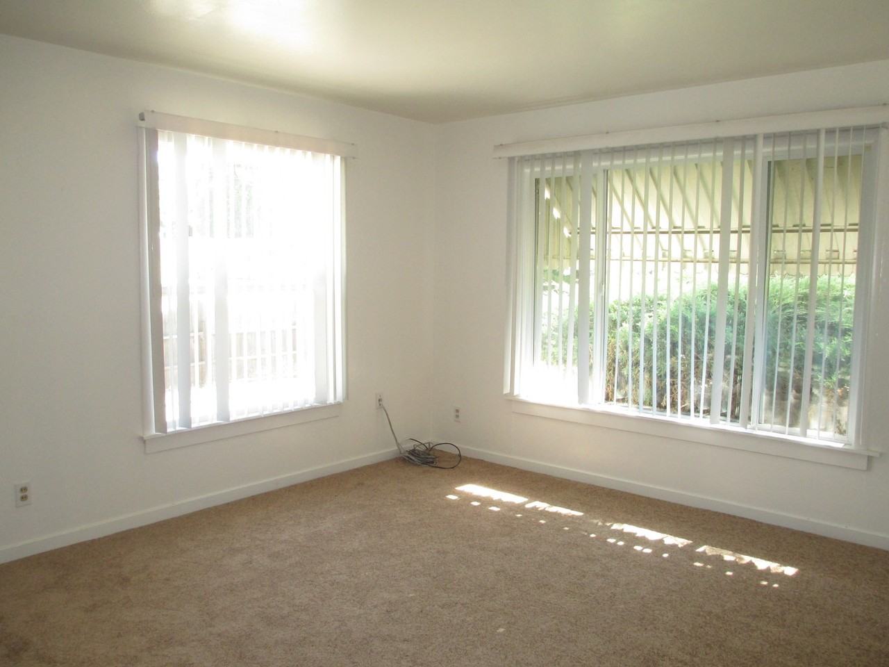 272 Folsom Rd - Photo 2 of 11