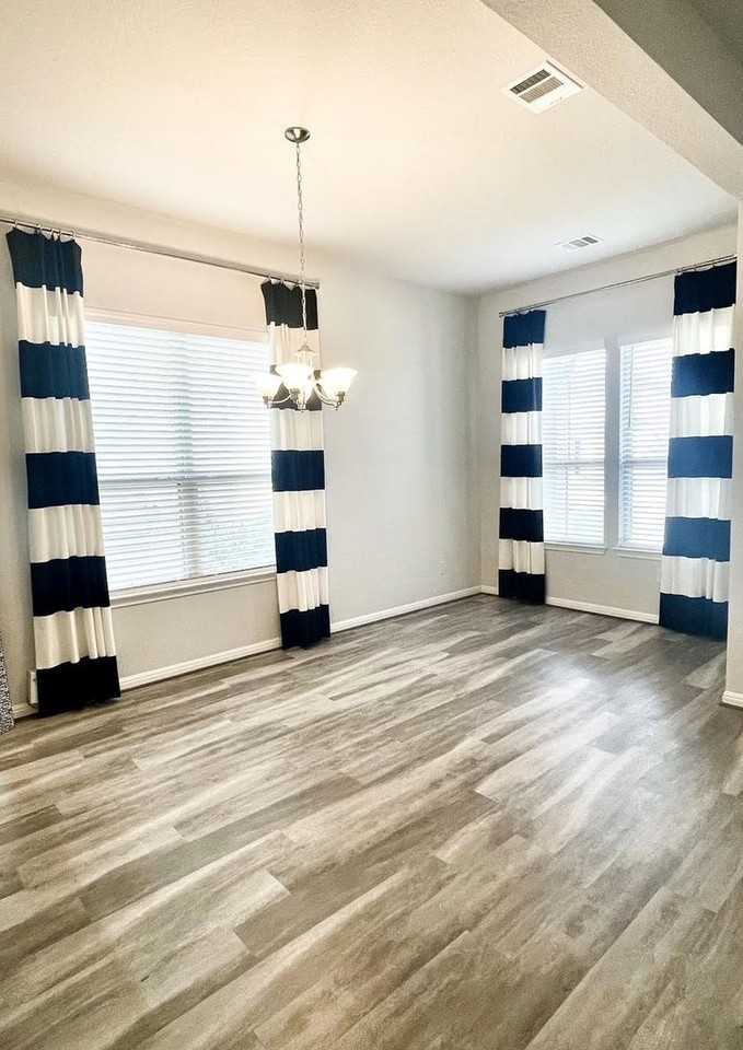 5005 Drovers Path - Photo 4 of 19