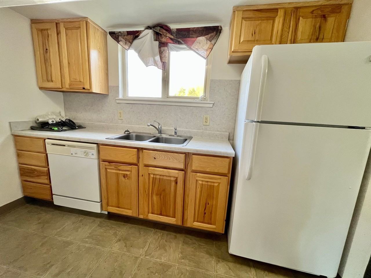 3320 Hurst Rd - Photo 3 of 15