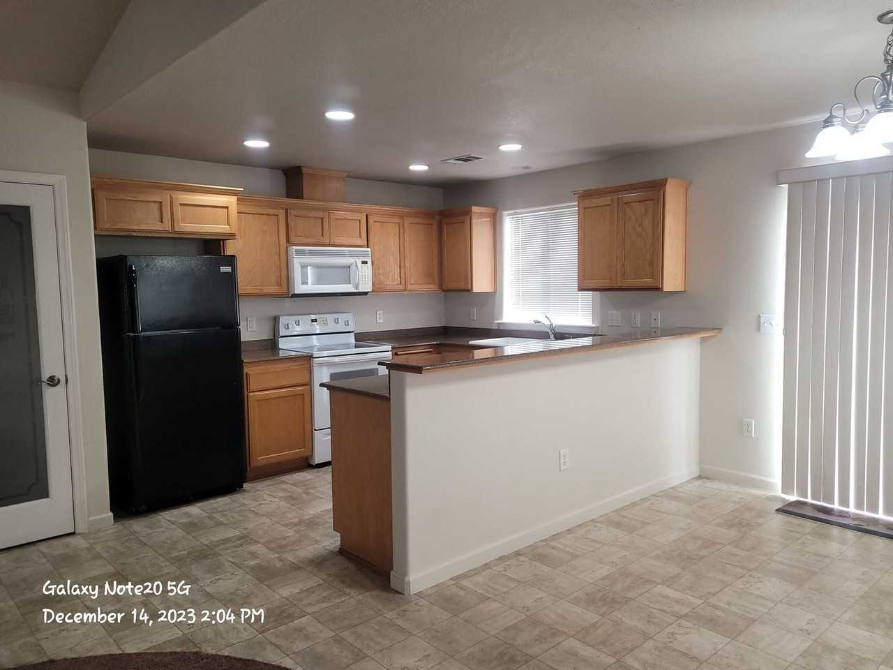 2373 Kamerin Ln - Photo 2 of 18