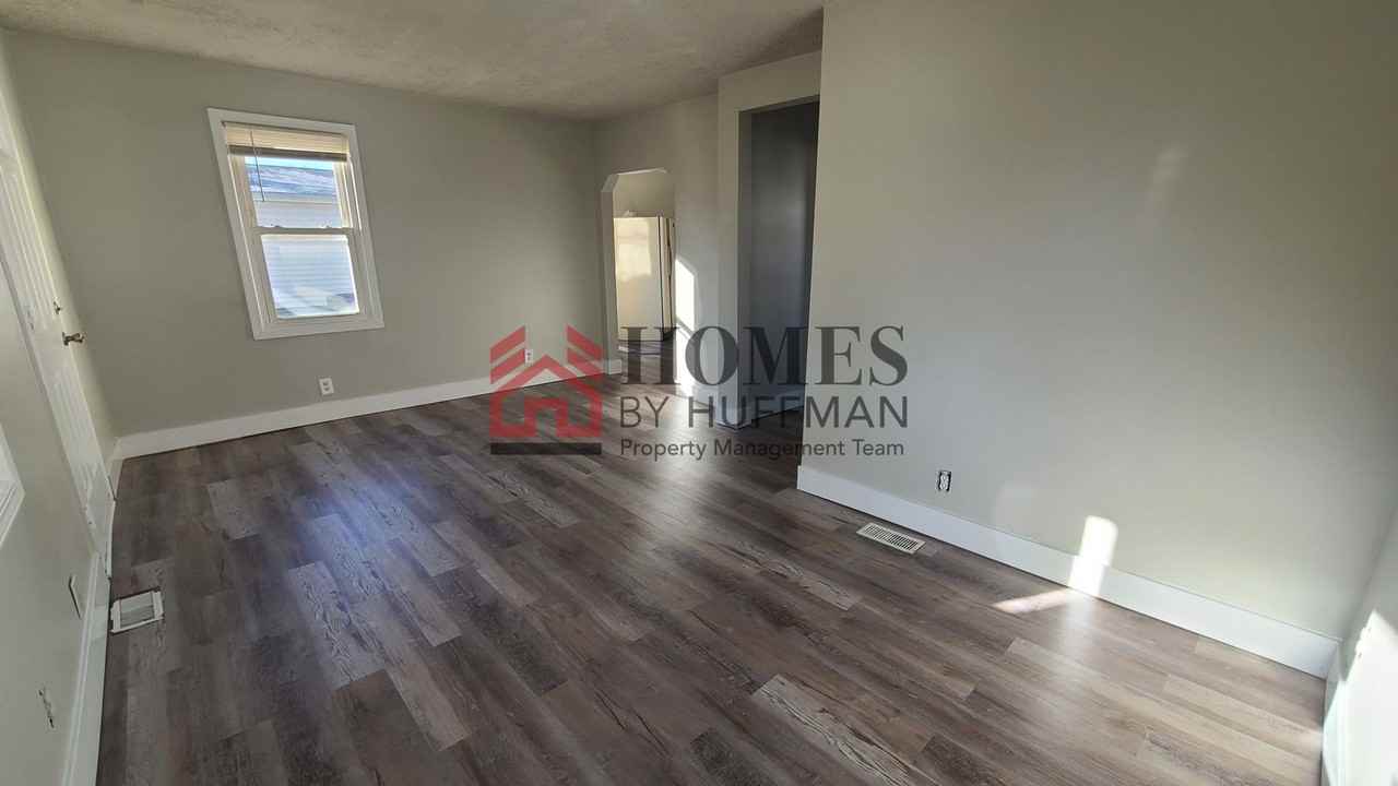 1931 S Red Bank Rd - Photo 3 of 9