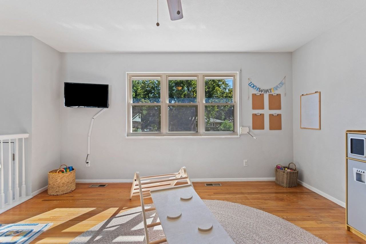 40 Landoe Ln - Photo 7 of 36