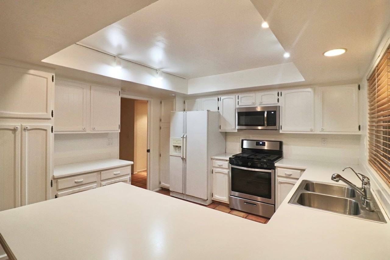 5251 Seabreeze Way - Photo 3 of 8