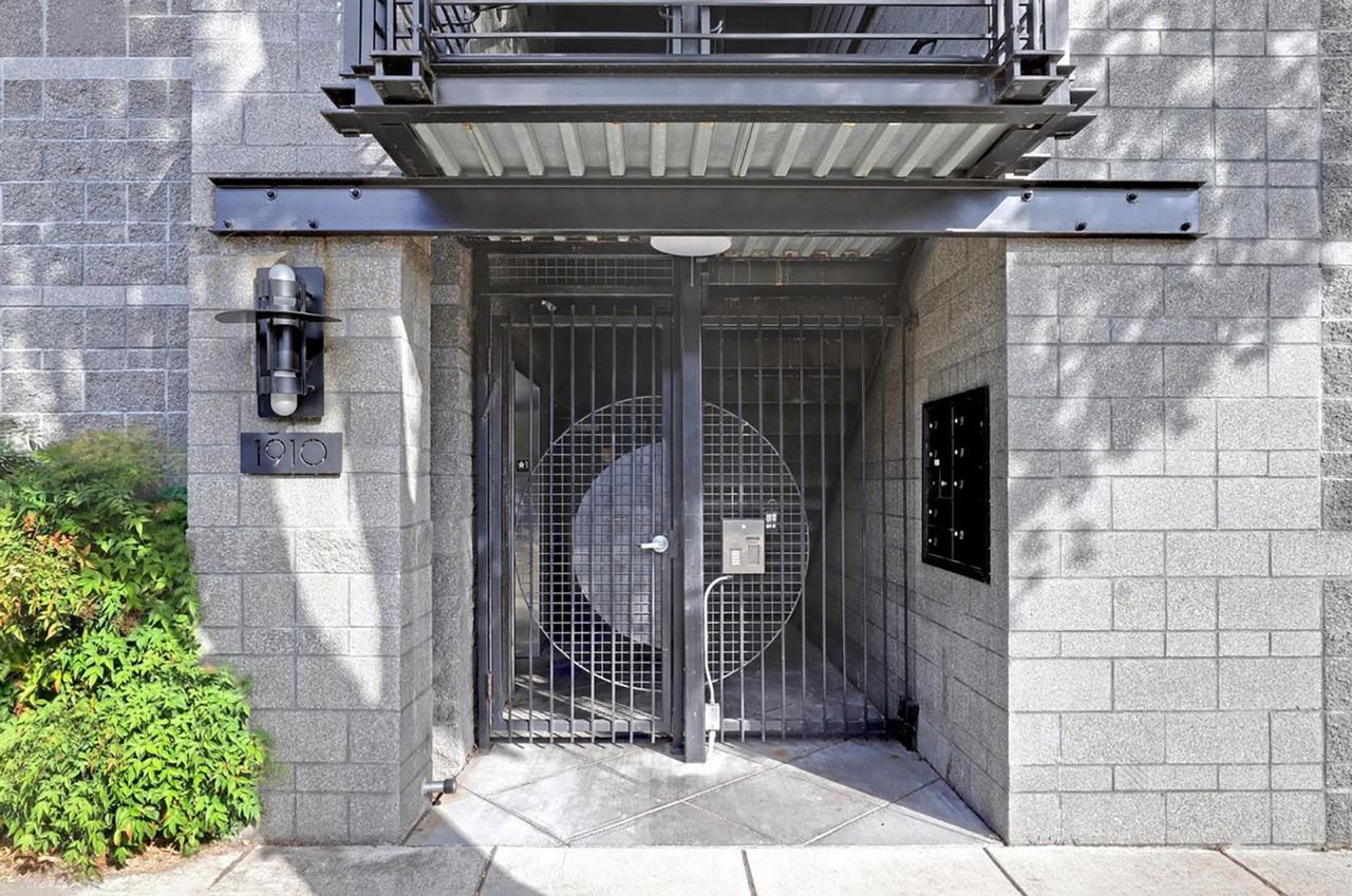 1910 Ne 40th Ave - Photo 2 of 27