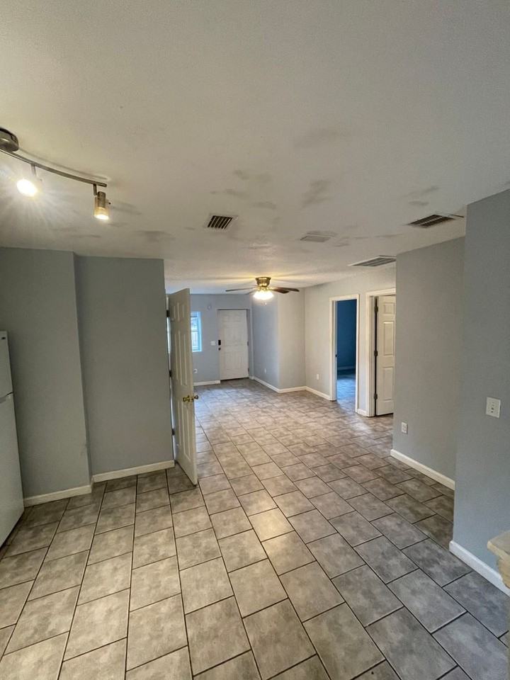 1717 Harris St #2 - Photo 3 of 17