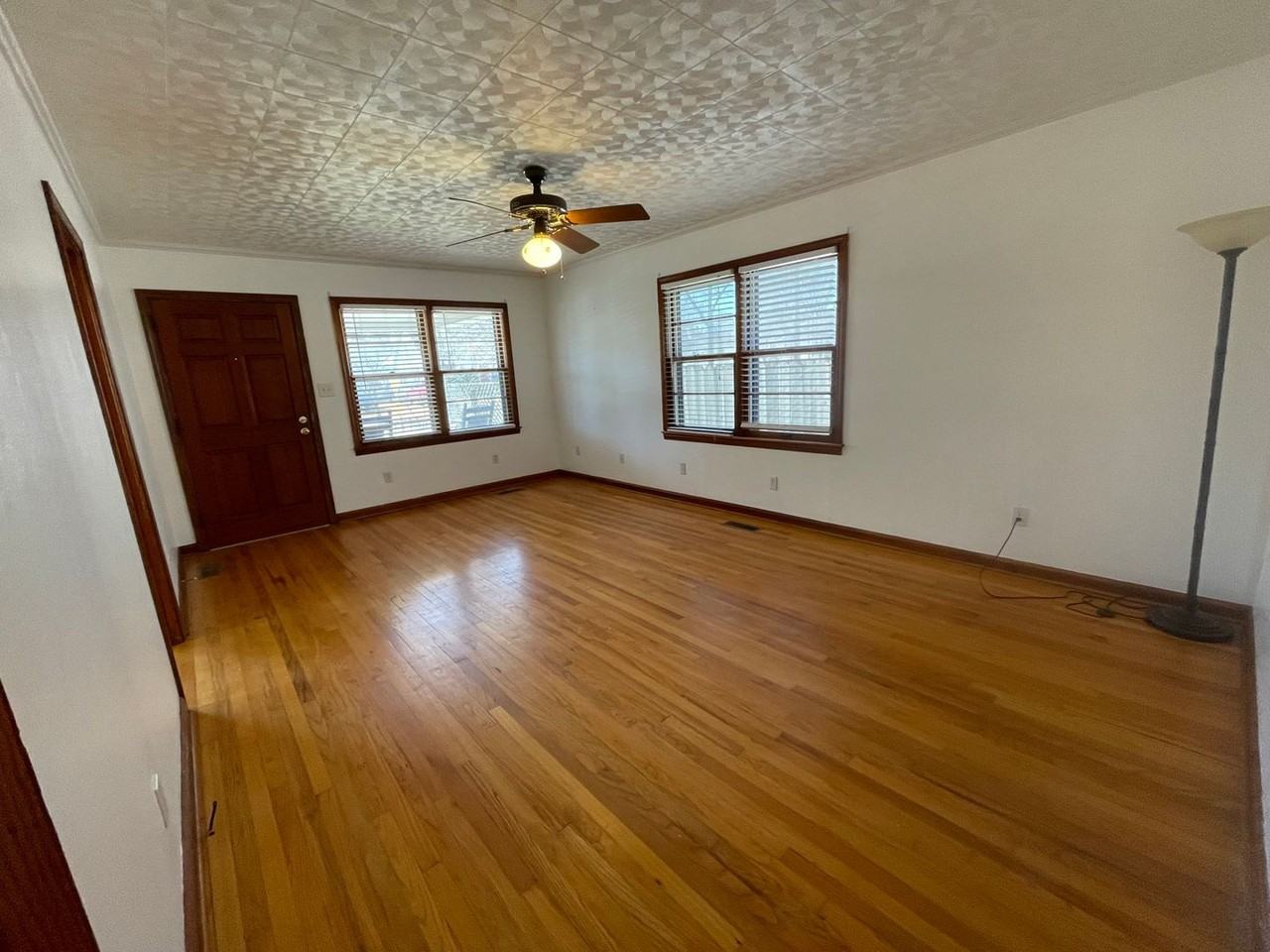 818 Grant St Se - Photo 6 of 12