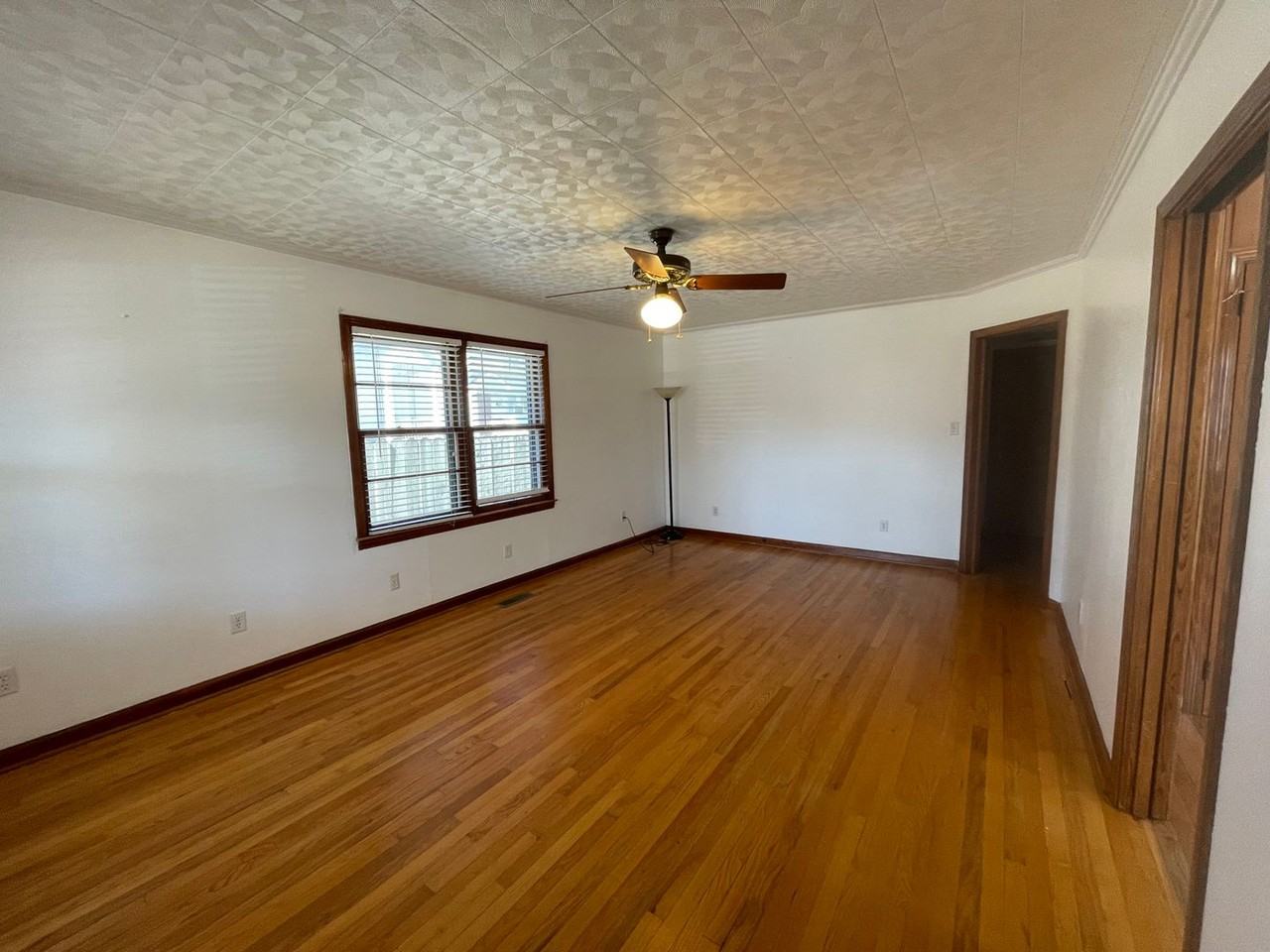 818 Grant St Se - Photo 7 of 12