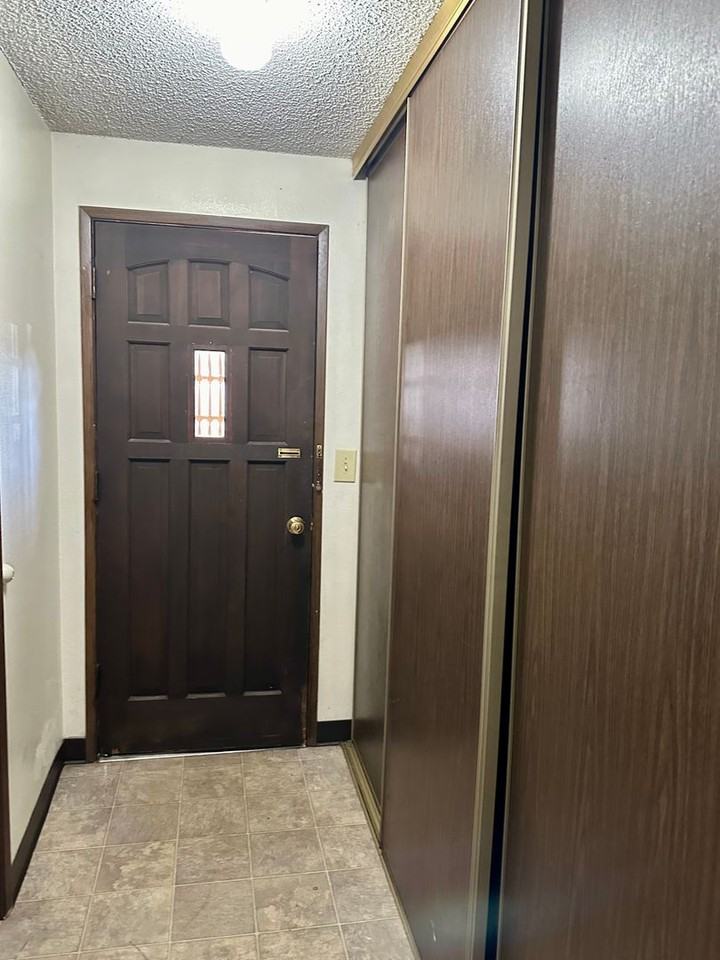 1215 Mitchell St - Photo 5 of 21