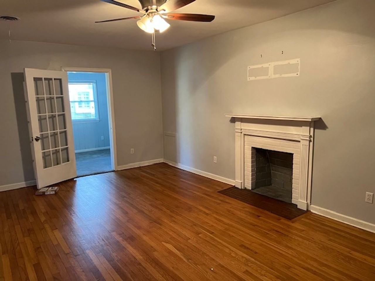 221 Columbus Dr - Photo 3 of 12