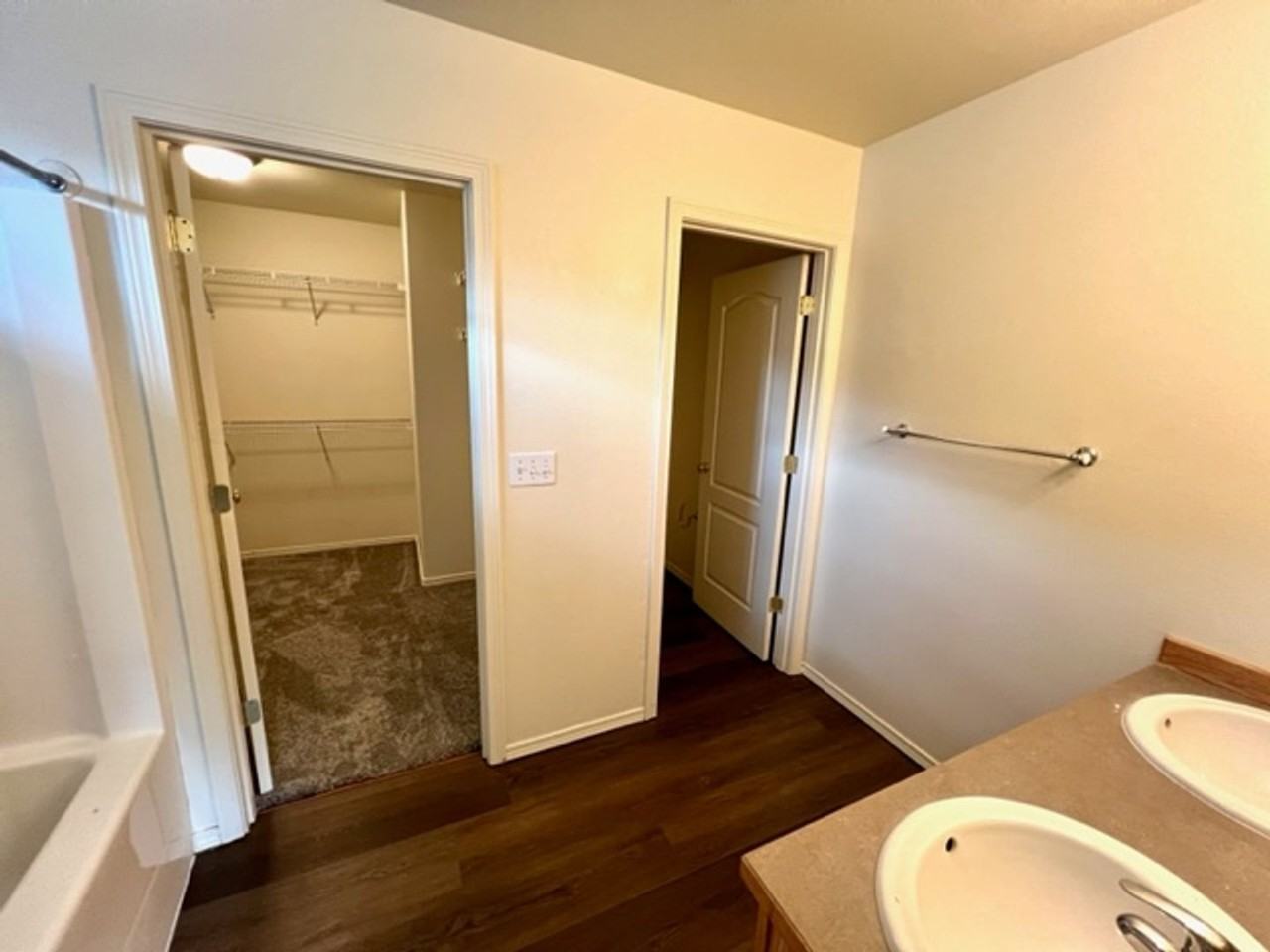 2128 Nw Elm Ave - Photo 7 of 12