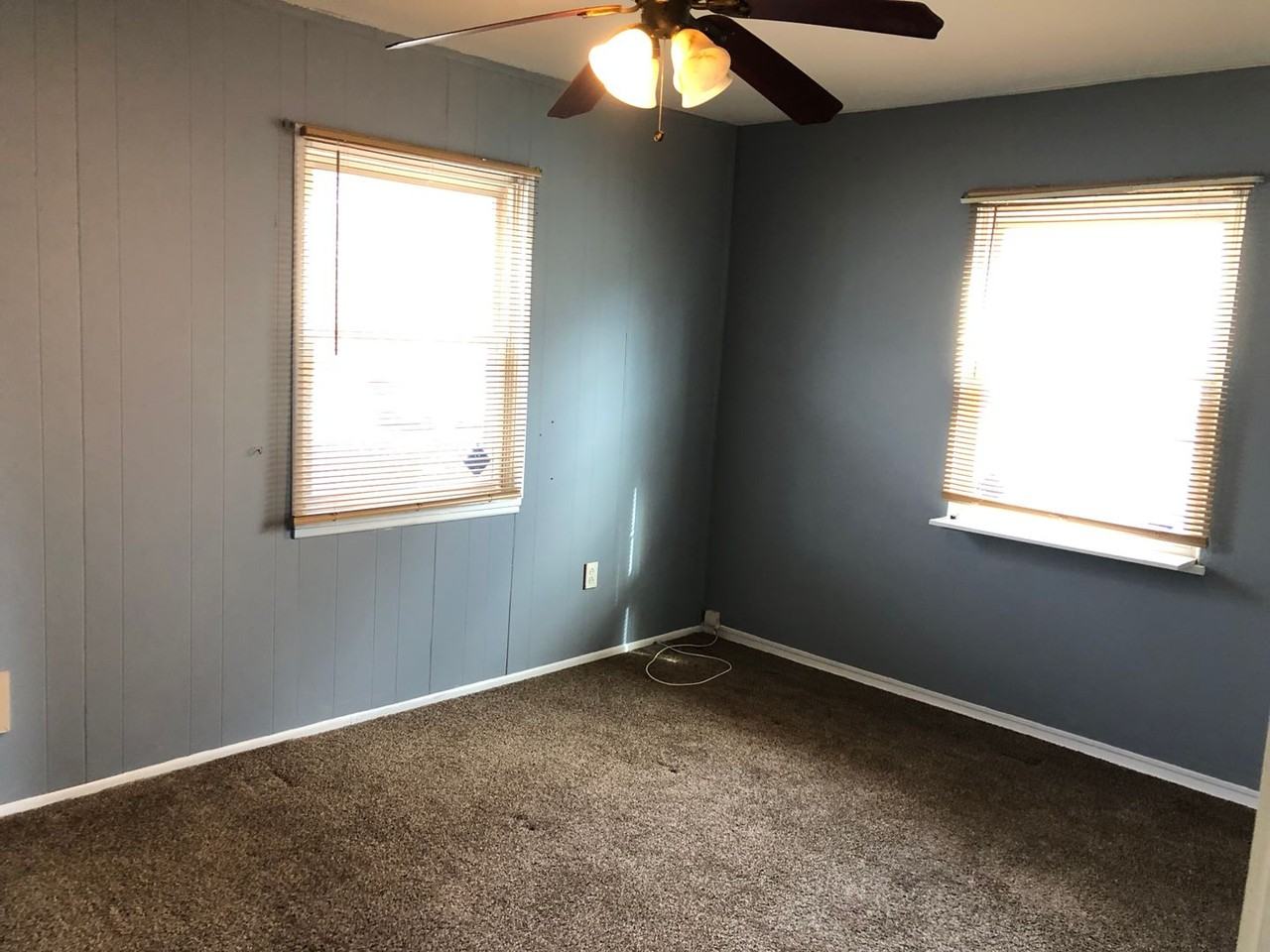 14505 Fairlawn Ave - Photo 2 of 9