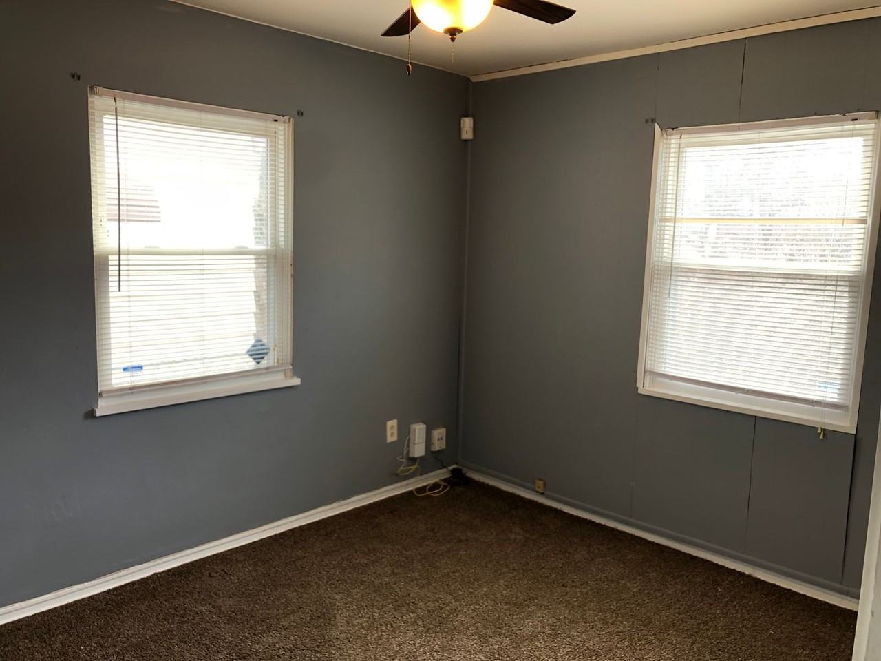 14505 Fairlawn Ave - Photo 3 of 9