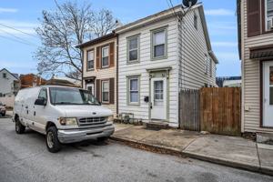 featured image of 322 W Penn St