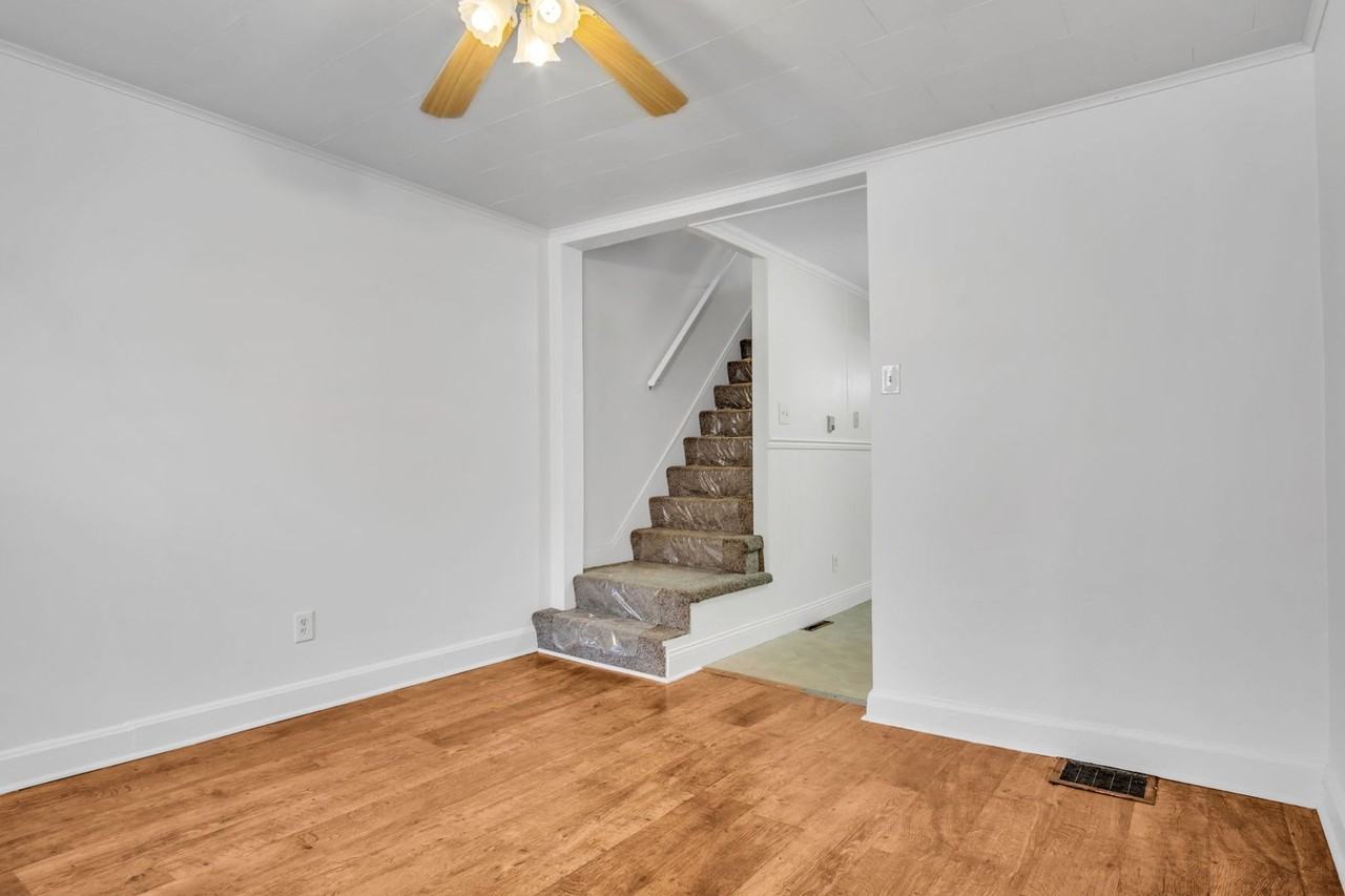 322 W Penn St - Photo 2 of 31