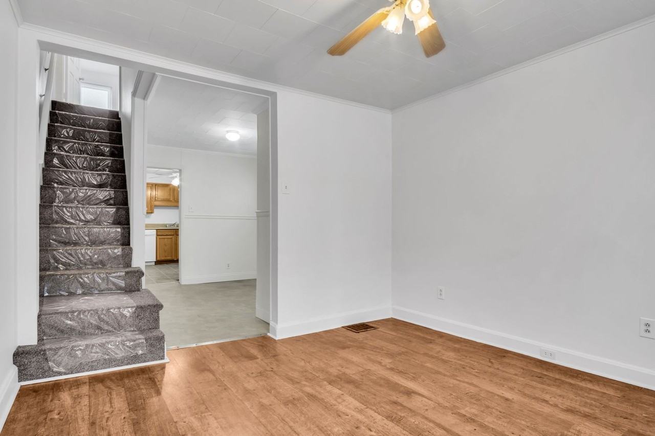 322 W Penn St - Photo 3 of 31