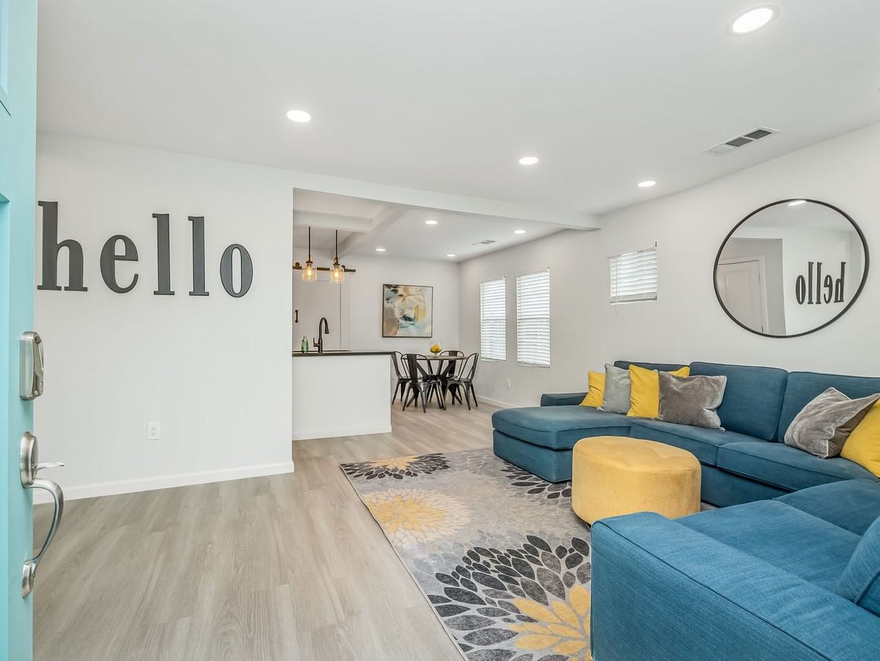 2020 N Adoline Ave - Photo 2 of 11