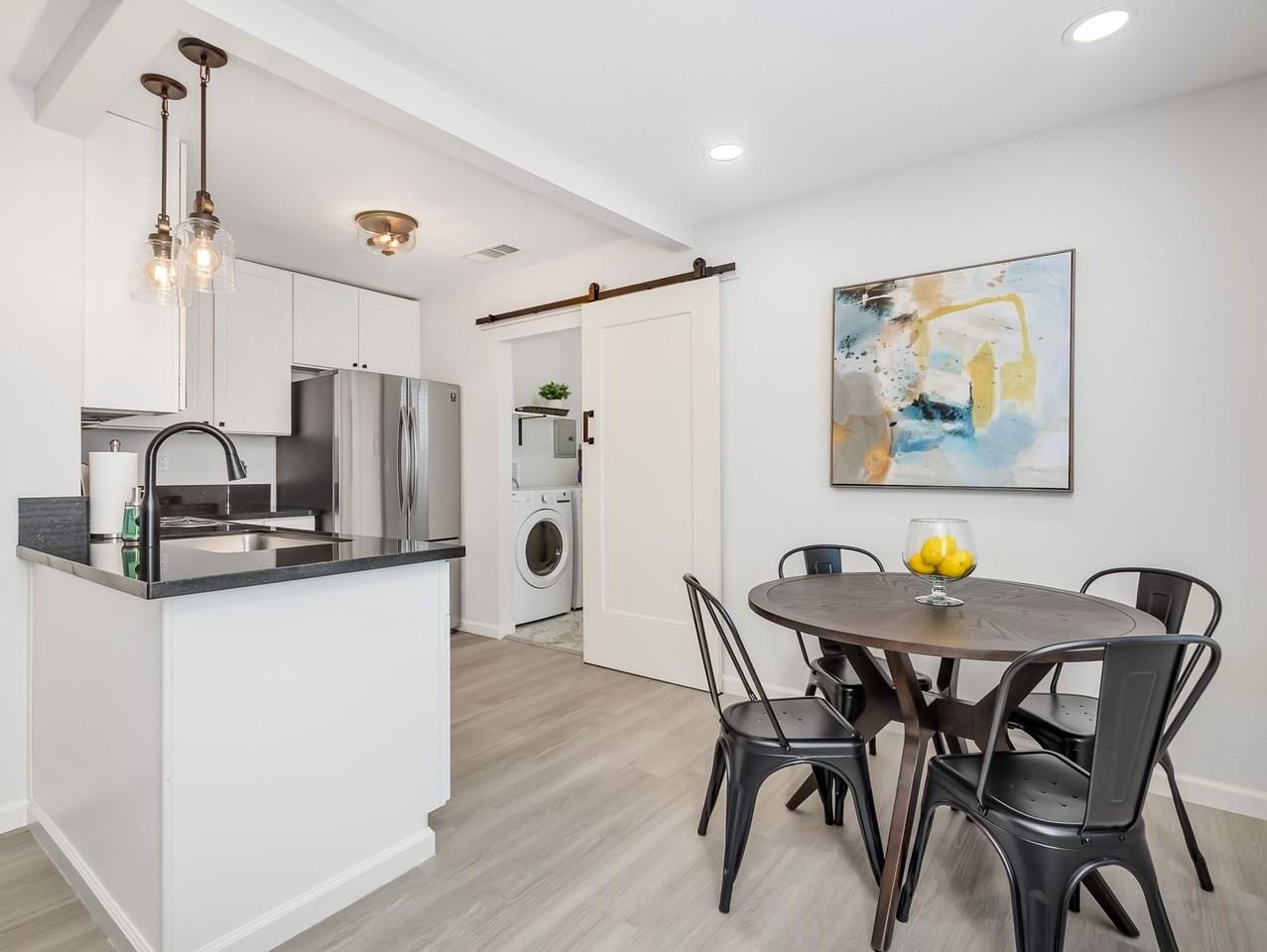 2020 N Adoline Ave - Photo 4 of 11
