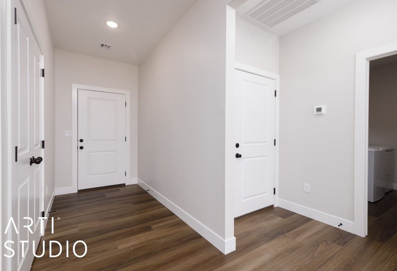 512 E River View Dr - Photo 3 of 23